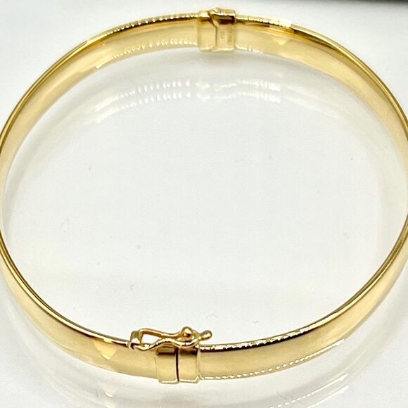 New 10K Yellow Gold 5.9mm Bangle - Picture 8 of 9